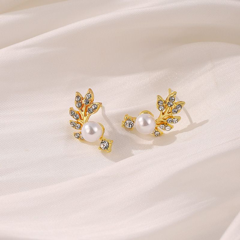 Нежные серьги-пусеты Колосья с жемчугом и кристаллами CJL03478