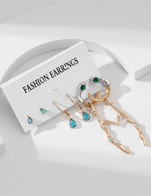 Набор серебристых серег с изумрудными кристаллами и абстрактными подвесками T84970 Набор серебристых серег с изумрудными кристаллами и абстрактными подвесками T84970