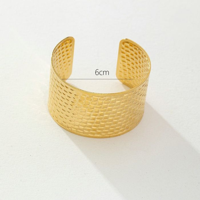 Браслет жесткий широкий с ажурным сетчатым плетением CJM41860