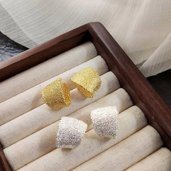 Серьги ювелирный сплав сверток 1J11740CJJ Серьги ювелирный сплав сверток 1J11740CJJ