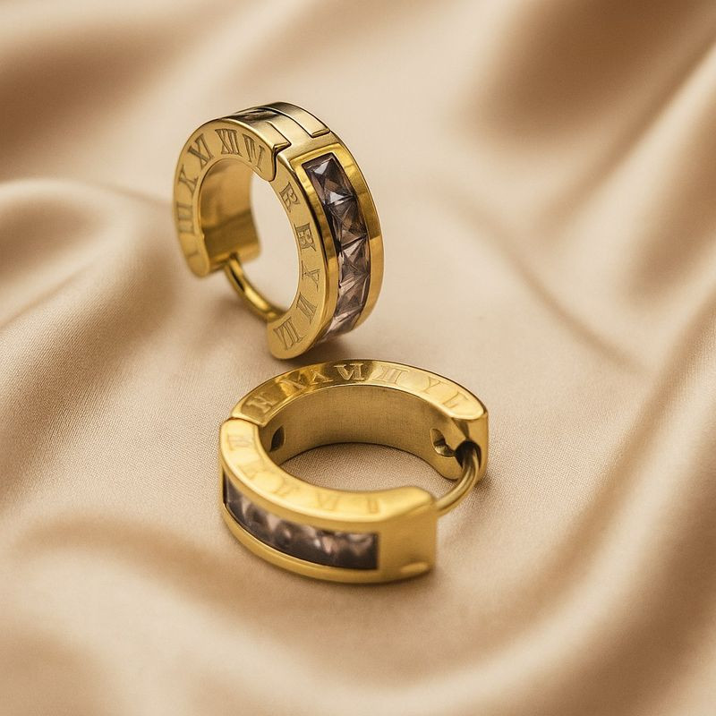 Широкие серьги-кольца конго с центральной вставкой под темный камень J10892CJJ