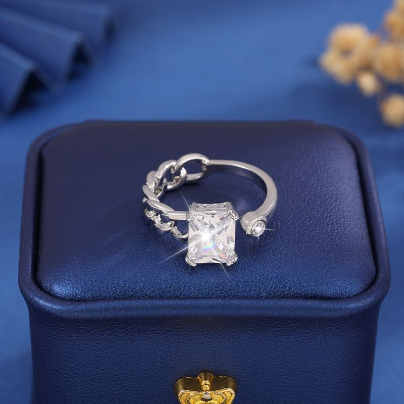 Массивное кольцо с крупным квадратным кристаллом в крапановой закрепке CJG52327