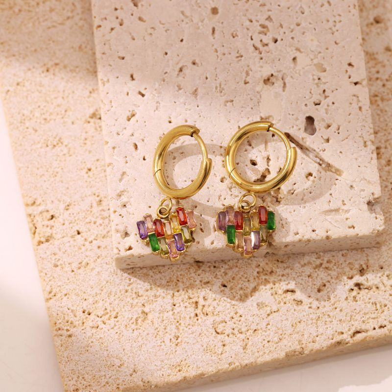Серьги-кольца с разноцветными сердцами CJR59776