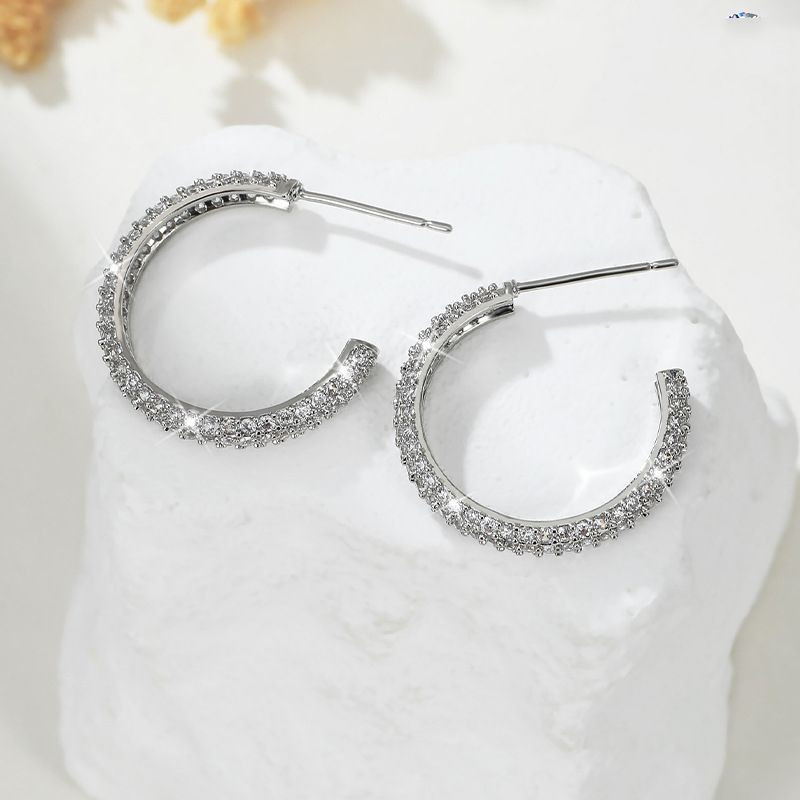 Тонкие серьги-кольца с дорожкой камней CJL32160