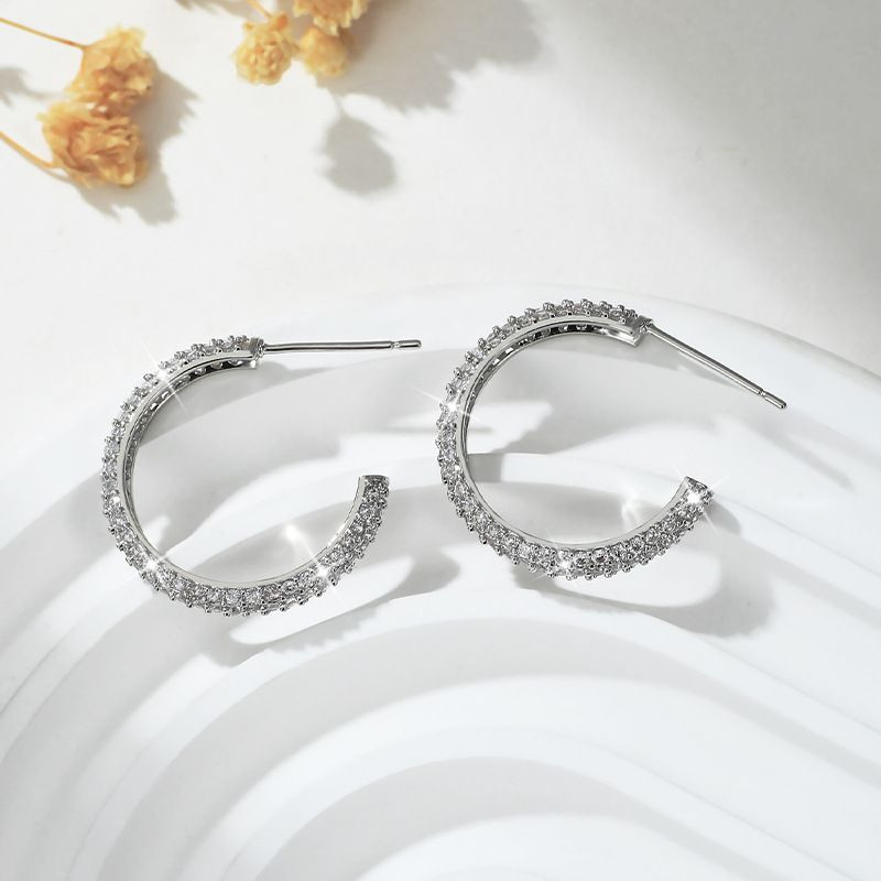 Тонкие серьги-кольца с дорожкой камней CJL32160