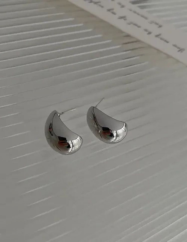 Серьги латунь с напылением платиной в виде капельки J10047CJJ