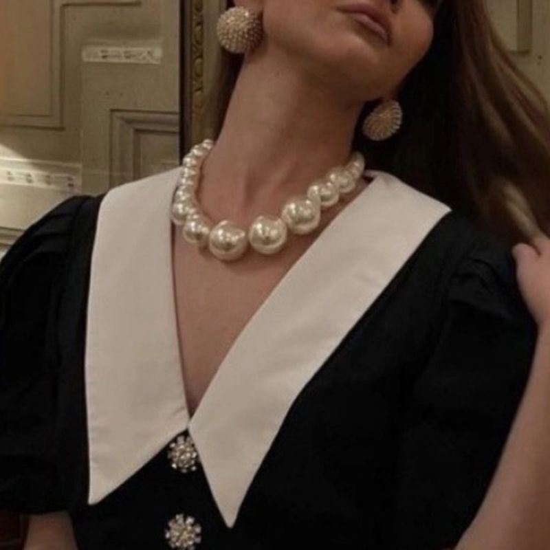 Массивное колье из жемчуга с акцентной центральной бусиной CJJ27631 Массивное колье из жемчуга с акцентной центральной бусиной CJJ27631