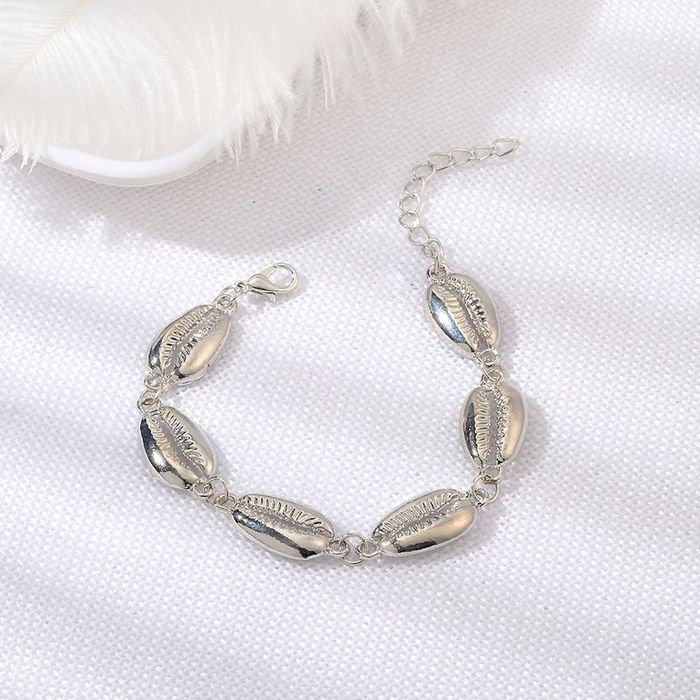 Браслет-нить с металлическими ракушками CJL30130