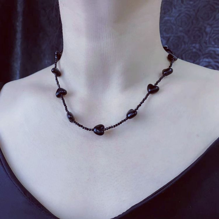 Колье из бисера с кулоном сердце J11432CJJ Колье из бисера с кулоном сердце J11432CJJ