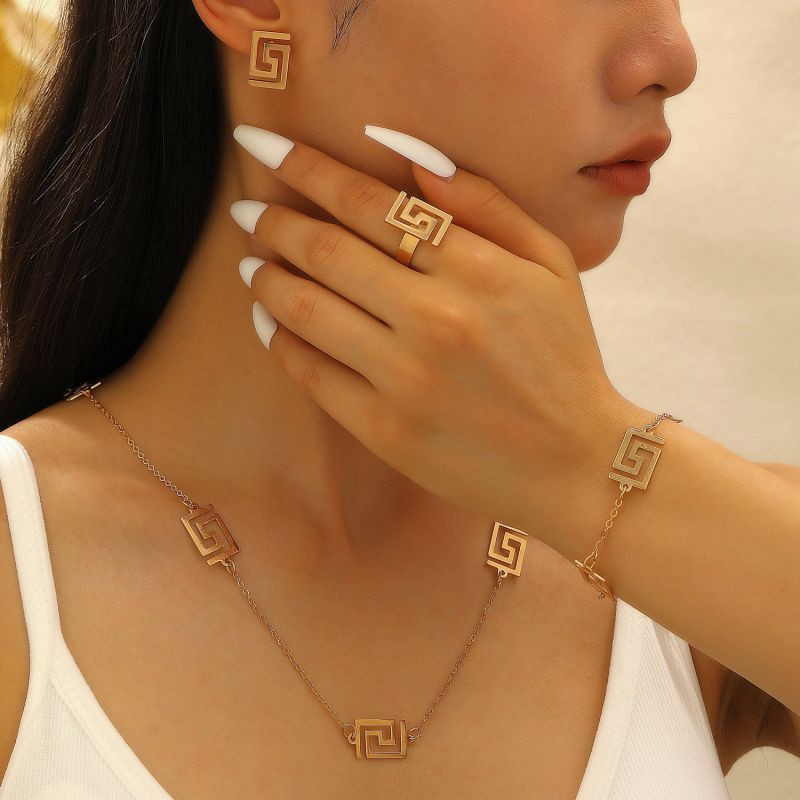 Корейскиий браслет CJP43570 Корейскиий браслет CJP43570