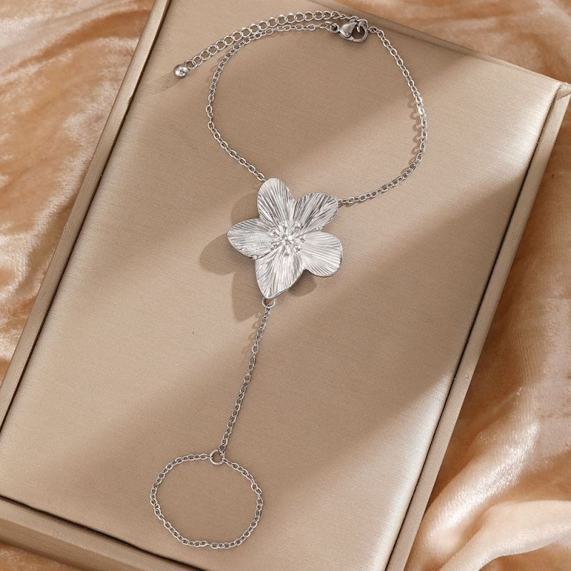 Браслет слейв золотистый цветок на изящной цепи Браслет слейв золотистый цветок на изящной цепи