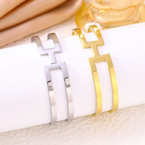 Браслет жесткий разомкнутый с геометрическими прорезями CJR70189 Браслет жесткий разомкнутый с геометрическими прорезями CJR70189