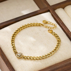 Браслет панцирного плетения с акцентным фианитом CJN40338