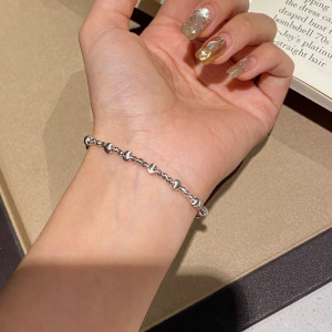 Минималистичный серебристый браслет с кристаллами CJL19813 Минималистичный серебристый браслет с кристаллами CJL19813