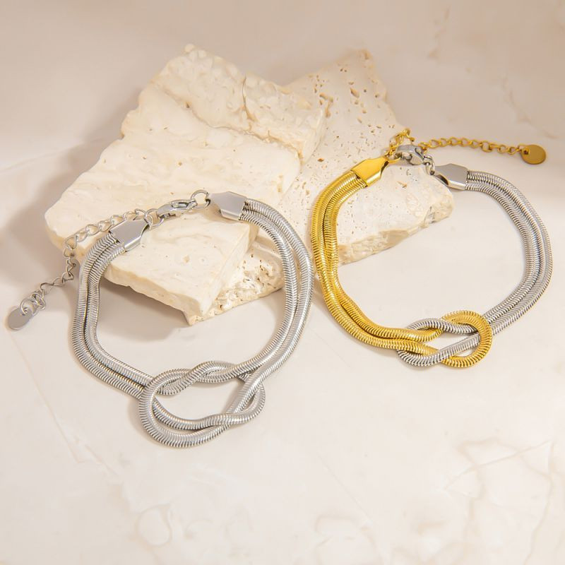 Браслет жесткий с двойным декоративным узлом CJP70639