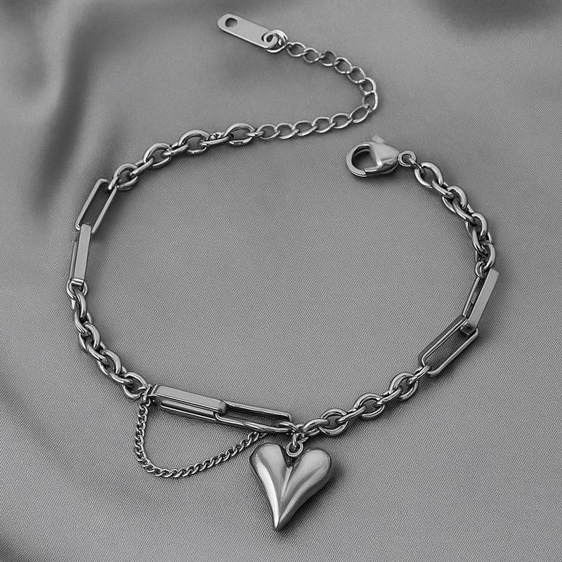 Браслет-цепочка с объемным сердцем и плетением 1J12013CJJ Браслет-цепочка с объемным сердцем и плетением 1J12013CJJ